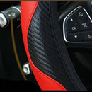Capa de volante de couro universal para carro da marca Viva Lar, ajustada ao volante com acabamento em couro preto.