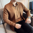 Camisa Layer ModernLar com efeito cardigan e design de sobreposição, estilo refinado e prático para looks elegantes.