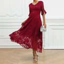 Vestido Celira™ da ModernLar com design floral sofisticado, detalhe de tecido elegante, ideal para ocasiões especiais.