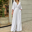 Macacão Bellavie™ com modelagem pantalona fluida e cintura marcada, em tecido leve e elegante, da marca ModernLar.
