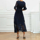 Vestido Celira™ com design floral sofisticado, tecido elegante e corte moderno, ideal para ocasiões especiais.