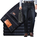 Calça jeans masculina Hero™ da ModernLar, jeans ajustados com elasticidade, conforto e bom caimento, vista frontal.