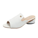 Mule Croco Bella™ em couro texturizado com salto bloco baixo, calçado feminino da ModernLar, com acabamento em couro com estampa croco.