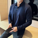 Camisa Layer ModernLar com efeito cardigan e design de sobreposição, estilo refinado e praticidade, em tecido leve e elegante.