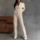 Conjunto Naomi™ em moletom premium com jaqueta de zíper da ModernLar, modelo casual com capuz e detalhes em tecido macio.