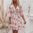 Vestido Florenza™ da ModernLar em seda, com silhueta valorizada e design leve e sofisticado, ideal para ocasiões elegantes.