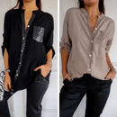Camisa Ortência™ da ModernLar com brilho em strass luxuoso, modelo feminino, destaque para detalhes brilhantes e tecido elegante.