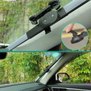 Tela protetora automotiva retrátil UVShield da Viva Lar, mostrada instalada no carro, protegendo o interior dos raios UV.