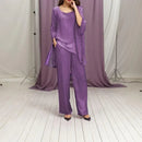 Conjunto Lumina™ com caimento fluido e detalhes brilhantes, ideal para conforto e elegância feminina, em tecido leve e sofisticado.