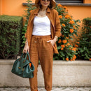 Conjunto Madeleine™ em linho de algodão premium da ModernLar, com detalhes elegantes e tecido macio para conforto e sofisticação.