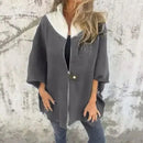 Casaco Georgia Flair™ da ModernLar com gola contrastante, modelagem ampla e estilo urbano sofisticado, em tecido confortável.
