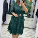Vestido Valência™ da ModernLar com saia em camadas e estampa de poá sutil, ideal para ocasiões elegantes e casuais.