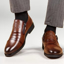 Botas Brave Lion™ Elegância Suprema em couro preto, com detalhes sofisticados e sola robusta, estilo rei.