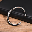 Bracelete Alpha Prata/Preto em Aço e Couro - Tamanho Único